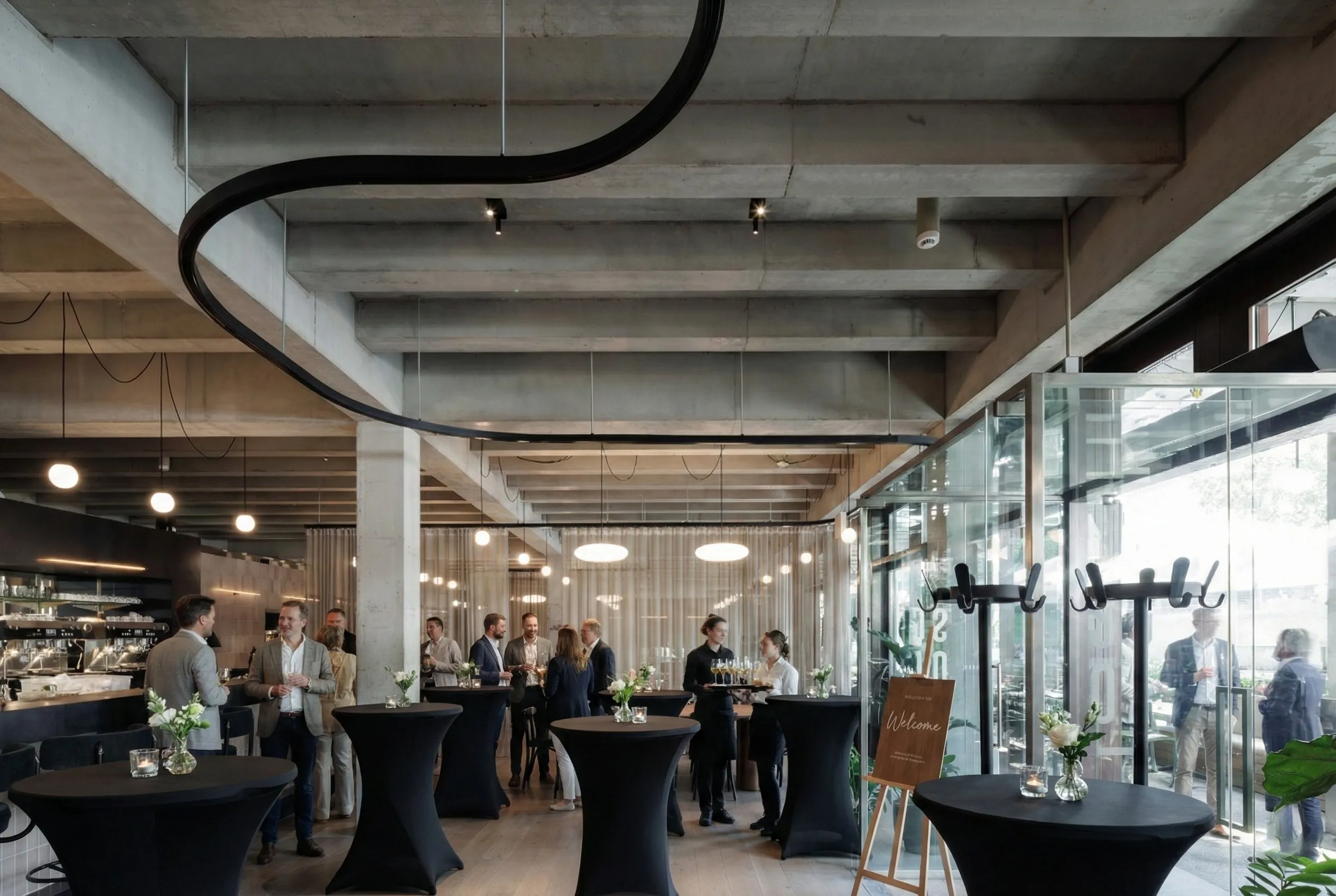 Sfeerbeeld receptie en groepsevent bij Grand Café SGOL